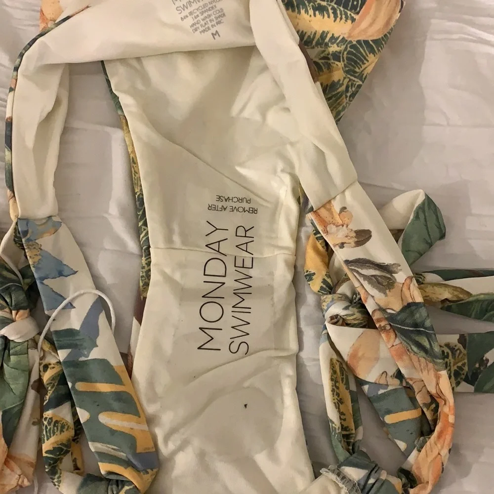 NWT Monday Swimwear Maui Top And Bottom - Picture 7 of 7